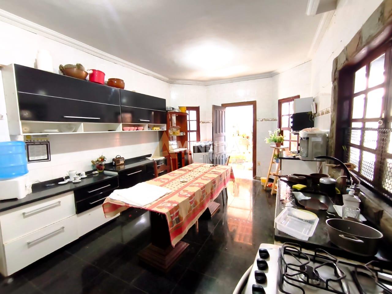 Casa 4 quartos, com mais 3 casas - Hava&iacute;/BH Rua Papoula Vermelha Belo Horizonte - 