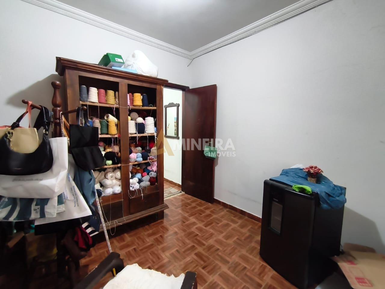 Casa 4 quartos, com mais 3 casas - Hava&iacute;/BH Rua Papoula Vermelha Belo Horizonte - 