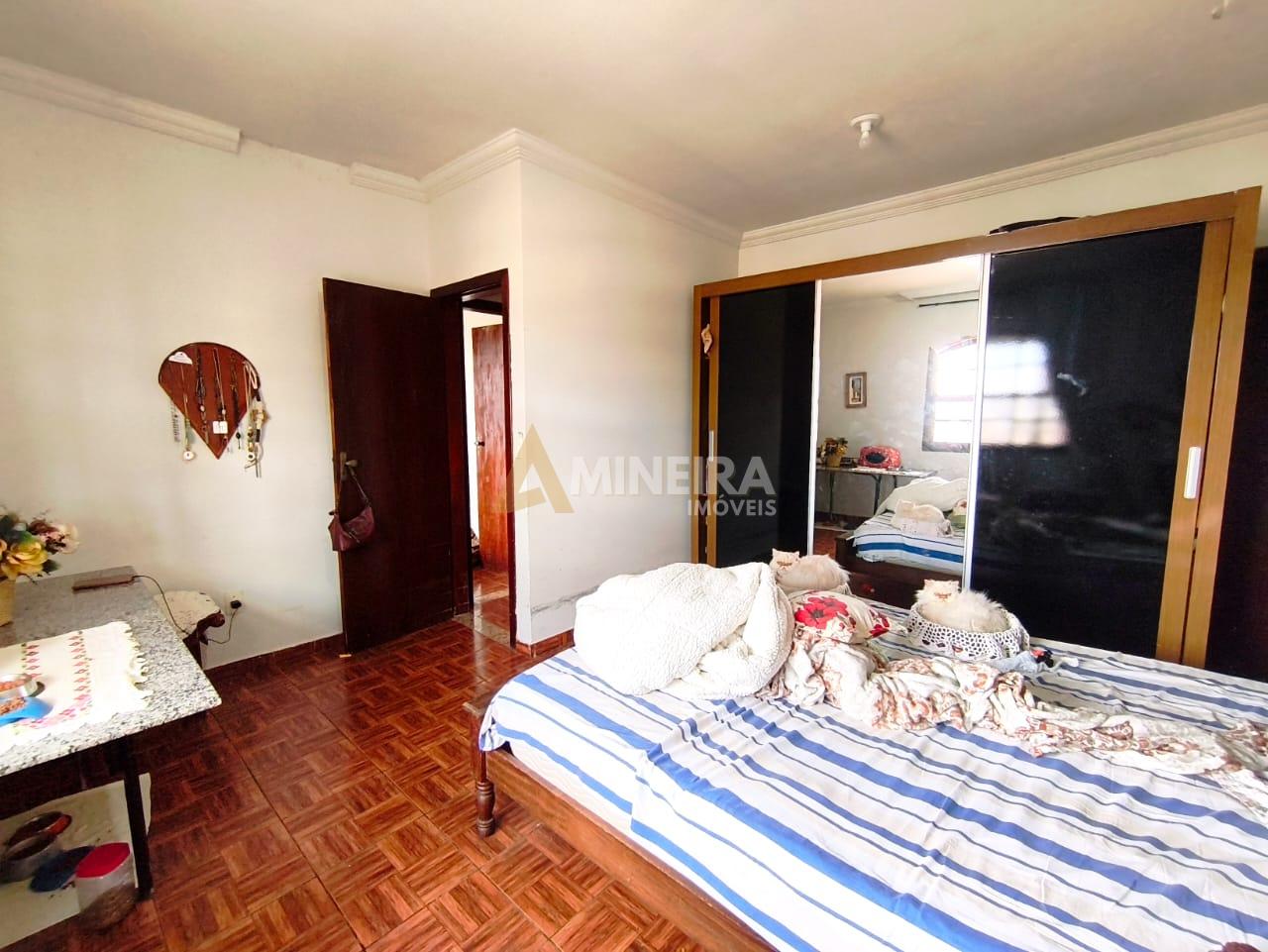 Casa 4 quartos, com mais 3 casas - Hava&iacute;/BH Rua Papoula Vermelha Belo Horizonte - 