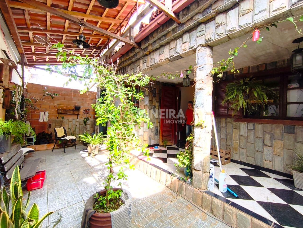 Casa 4 quartos, com mais 3 casas - Hava&iacute;/BH Rua Papoula Vermelha Belo Horizonte - 