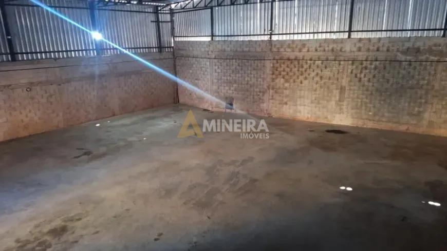 Galp&atilde;o para alugar 320mt&sup2; no Bairro das Industrias Rua José Pinto do Nascimento Belo Horizonte - 