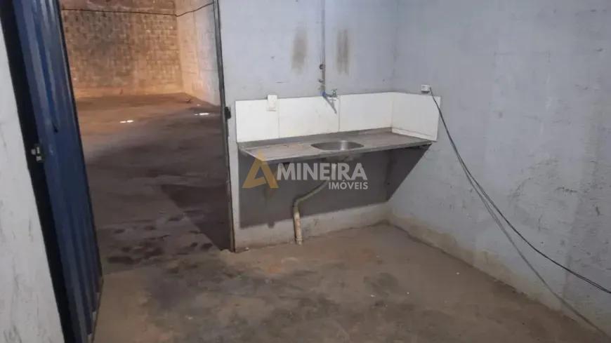 Galp&atilde;o para alugar 320mt&sup2; no Bairro das Industrias Rua José Pinto do Nascimento Belo Horizonte - 