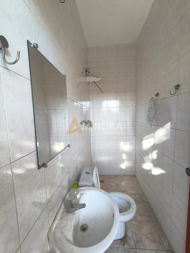 Casa para alugar 4 quartos, sendo 1 su&iacute;te e 2 semi-su&iacute;tes - 300mt&sup2;- Bairro Dom Bosco/BH Rua Acaiaca Belo Horizonte - 