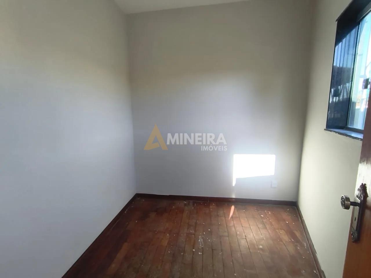 Casa para alugar 4 quartos, sendo 1 su&iacute;te e 2 semi-su&iacute;tes - 300mt&sup2;- Bairro Dom Bosco/BH Rua Acaiaca Belo Horizonte - 