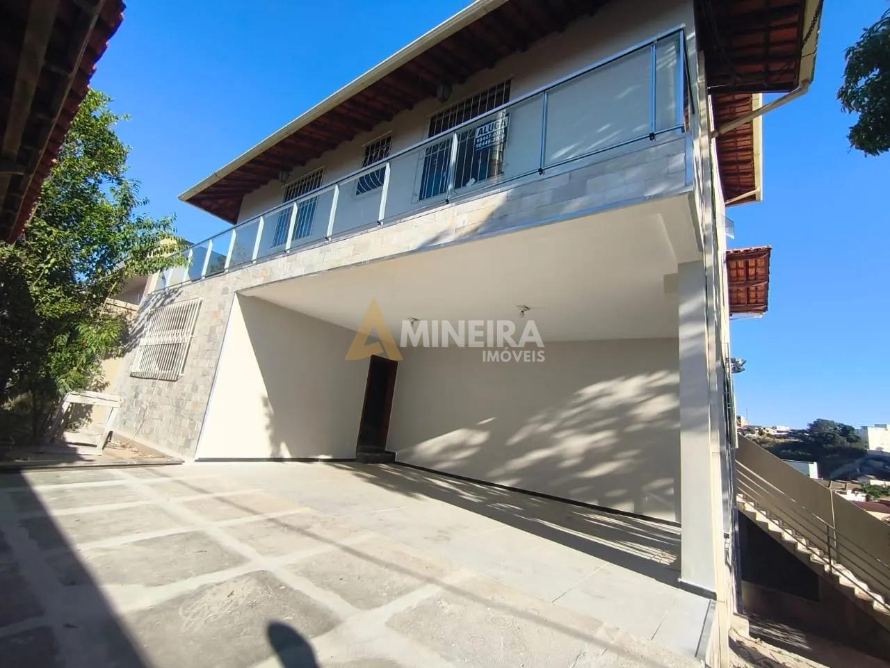 Casa para alugar 4 quartos, sendo 1 su&iacute;te e 2 semi-su&iacute;tes - 300mt&sup2;- Bairro Dom Bosco/BH Rua Acaiaca Belo Horizonte - 