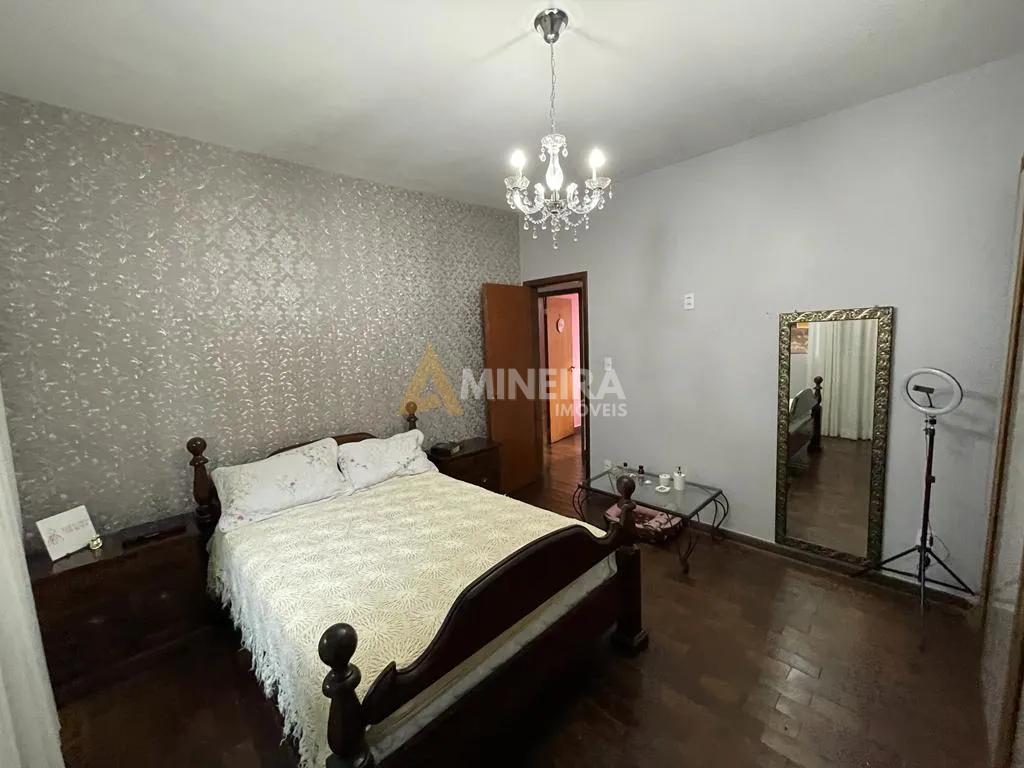 Casa para alugar 3 quartos, sendo 2 su&iacute;tes - 240mt&sup2;- Bairro Bet&acirc;nia/BH Rua Brás Píres Belo Horizonte - 