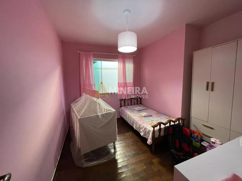 Casa para alugar 3 quartos, sendo 2 su&iacute;tes - 240mt&sup2;- Bairro Bet&acirc;nia/BH Rua Brás Píres Belo Horizonte - 