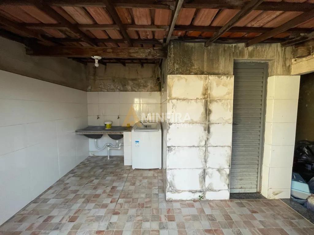 Casa para alugar 3 quartos, sendo 2 su&iacute;tes - 240mt&sup2;- Bairro Bet&acirc;nia/BH Rua Brás Píres Belo Horizonte - 