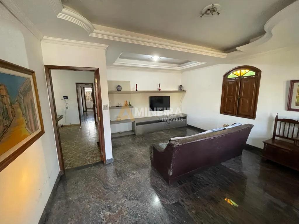 Casa para alugar 3 quartos, sendo 2 su&iacute;tes - 240mt&sup2;- Bairro Bet&acirc;nia/BH Rua Brás Píres Belo Horizonte - 