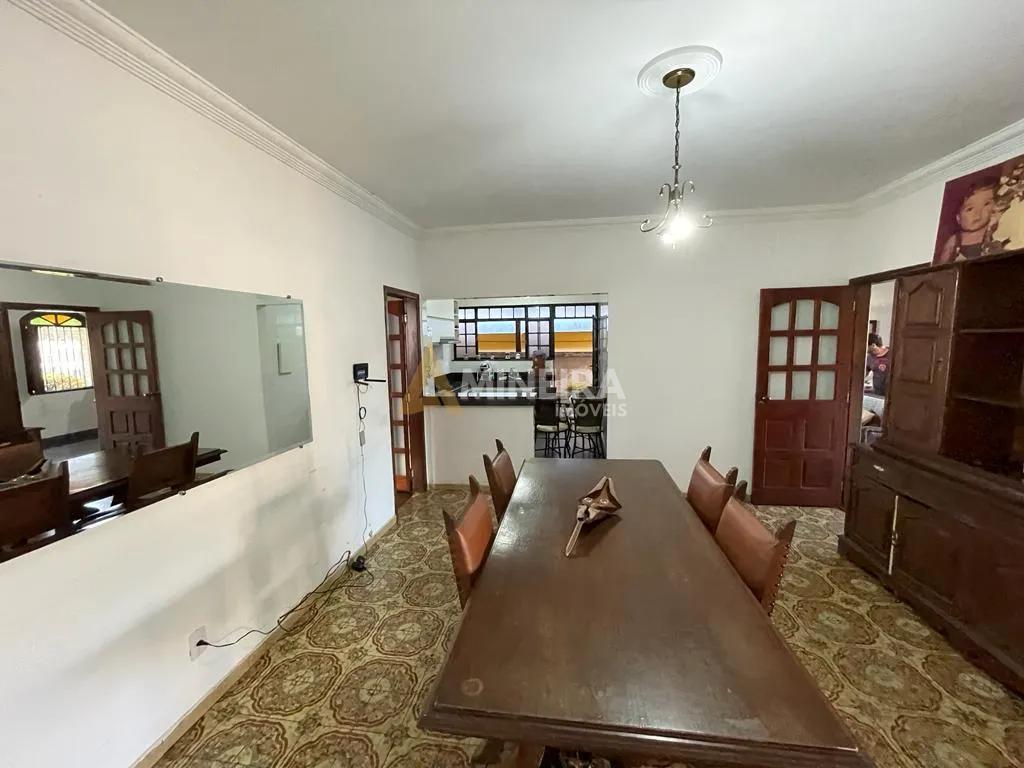 Casa para alugar 3 quartos, sendo 2 su&iacute;tes - 240mt&sup2;- Bairro Bet&acirc;nia/BH Rua Brás Píres Belo Horizonte - 