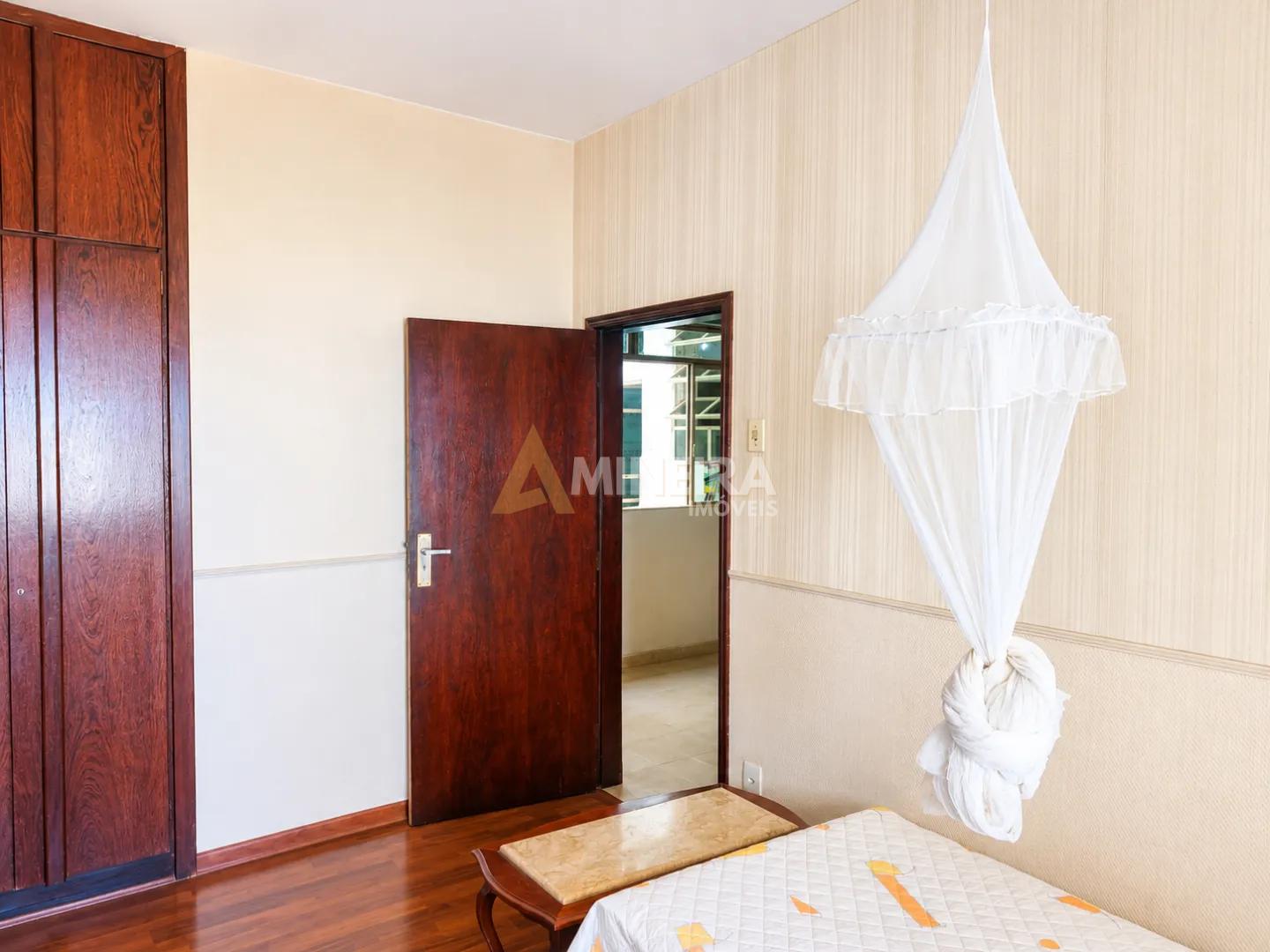Casa a venda 3 quartos, 1 su&iacute;te, piscina e quadra-Novo Eldorado/BH Rua Jeupira Contagem - 
