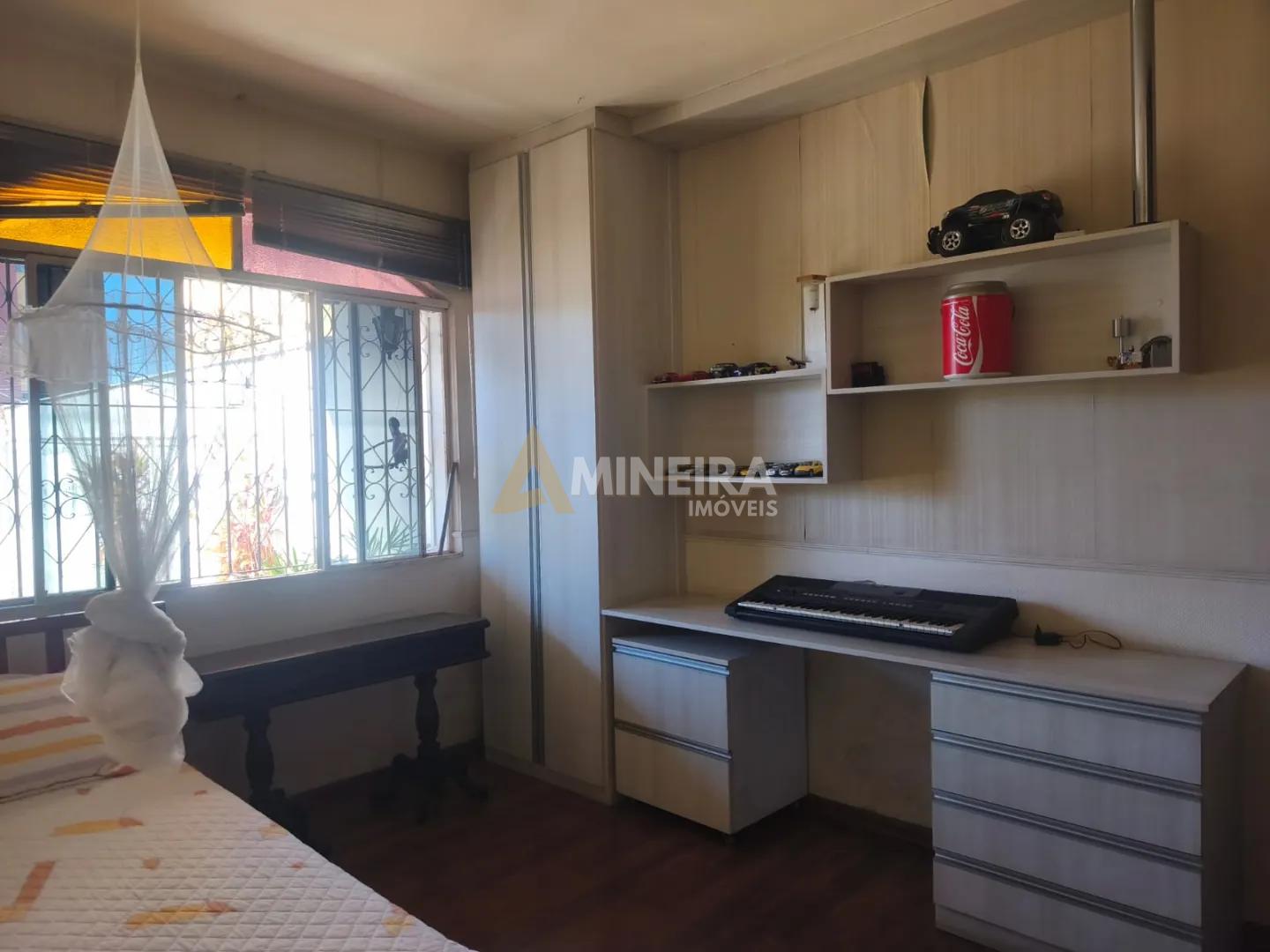 Casa a venda 3 quartos, 1 su&iacute;te, piscina e quadra-Novo Eldorado/BH Rua Jeupira Contagem - 