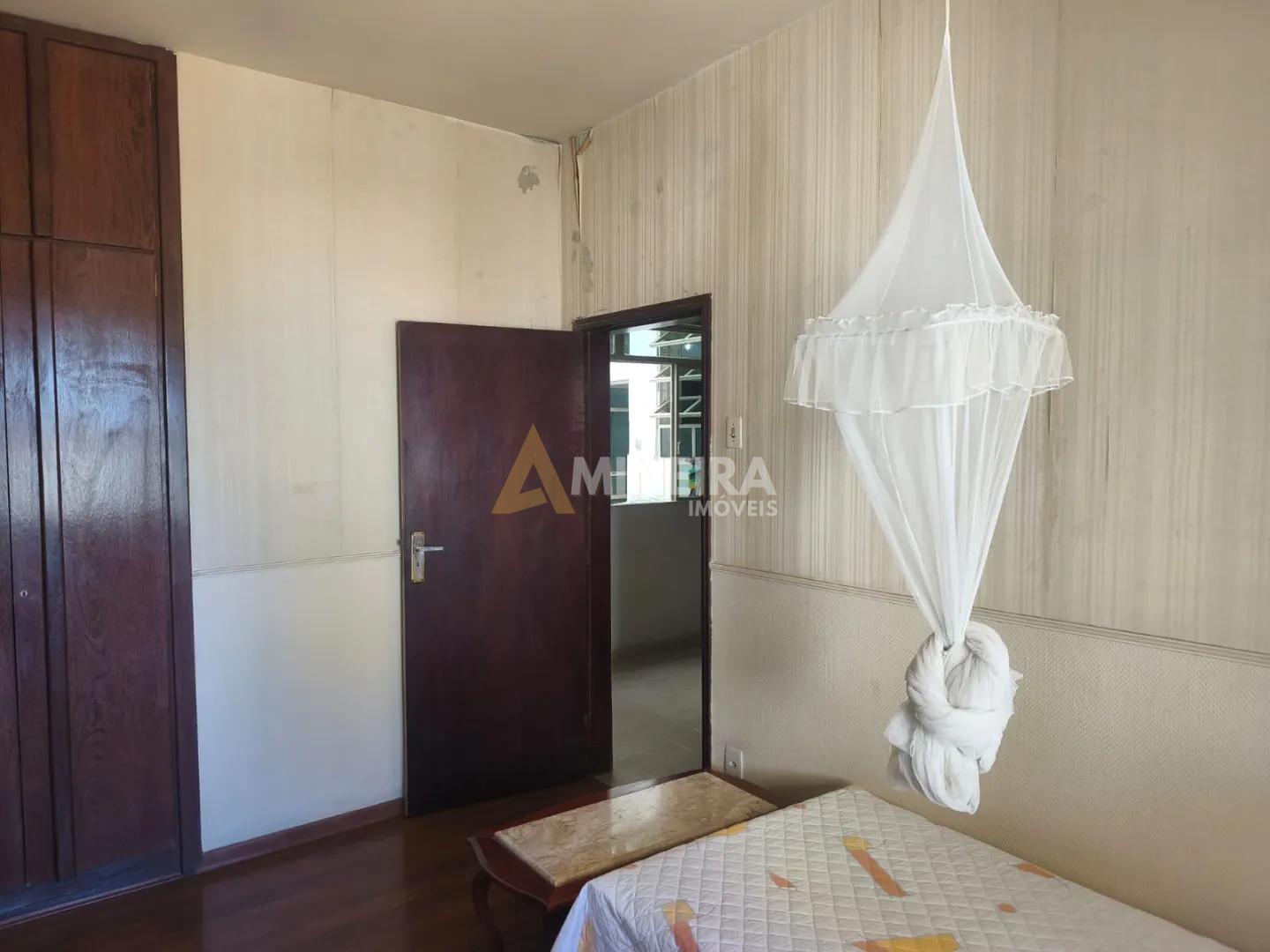 Casa a venda 3 quartos, 1 su&iacute;te, piscina e quadra-Novo Eldorado/BH Rua Jeupira Contagem - 