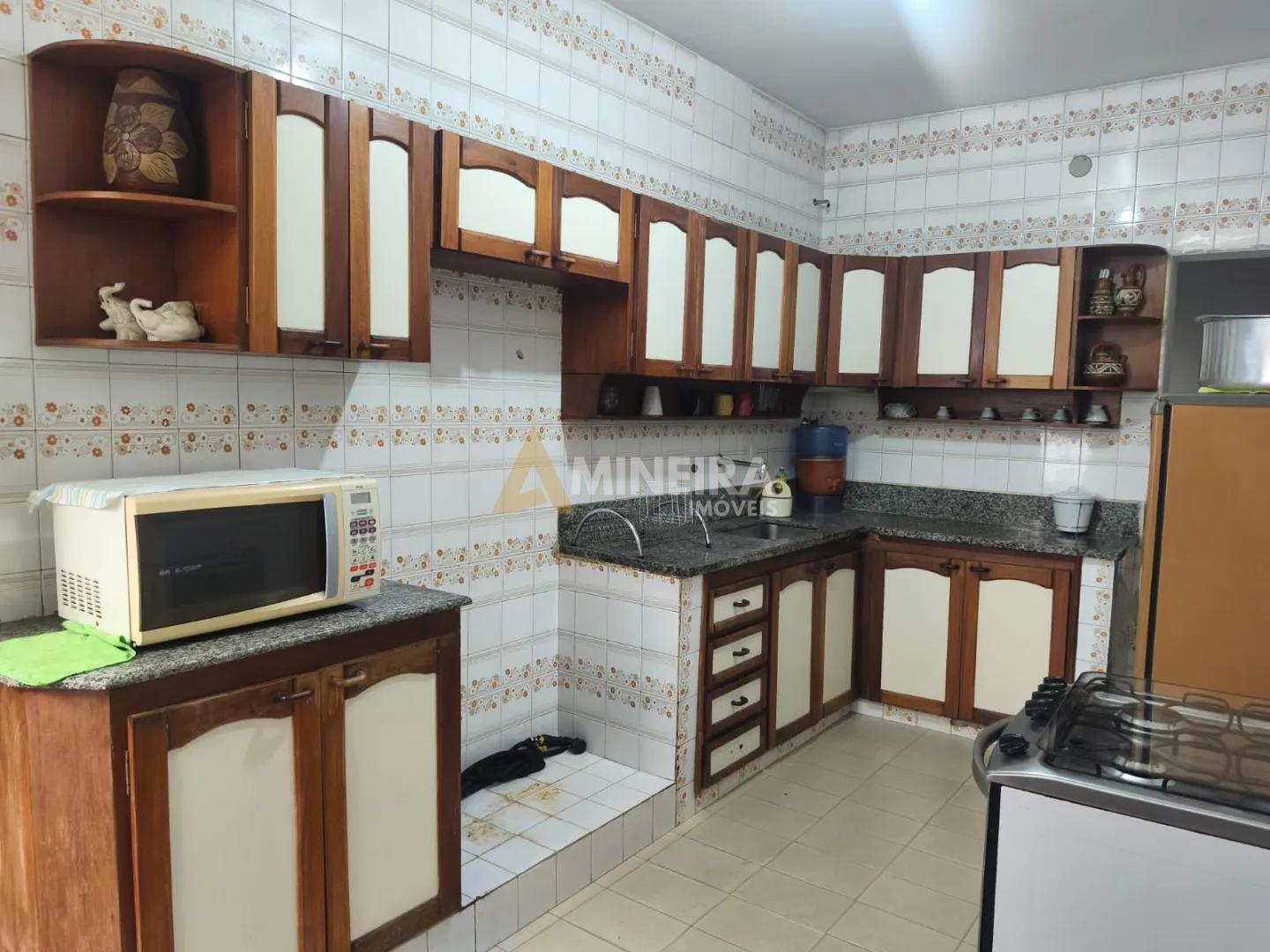 Casa a venda 3 quartos, 1 su&iacute;te, piscina e quadra-Novo Eldorado/BH Rua Jeupira Contagem - 