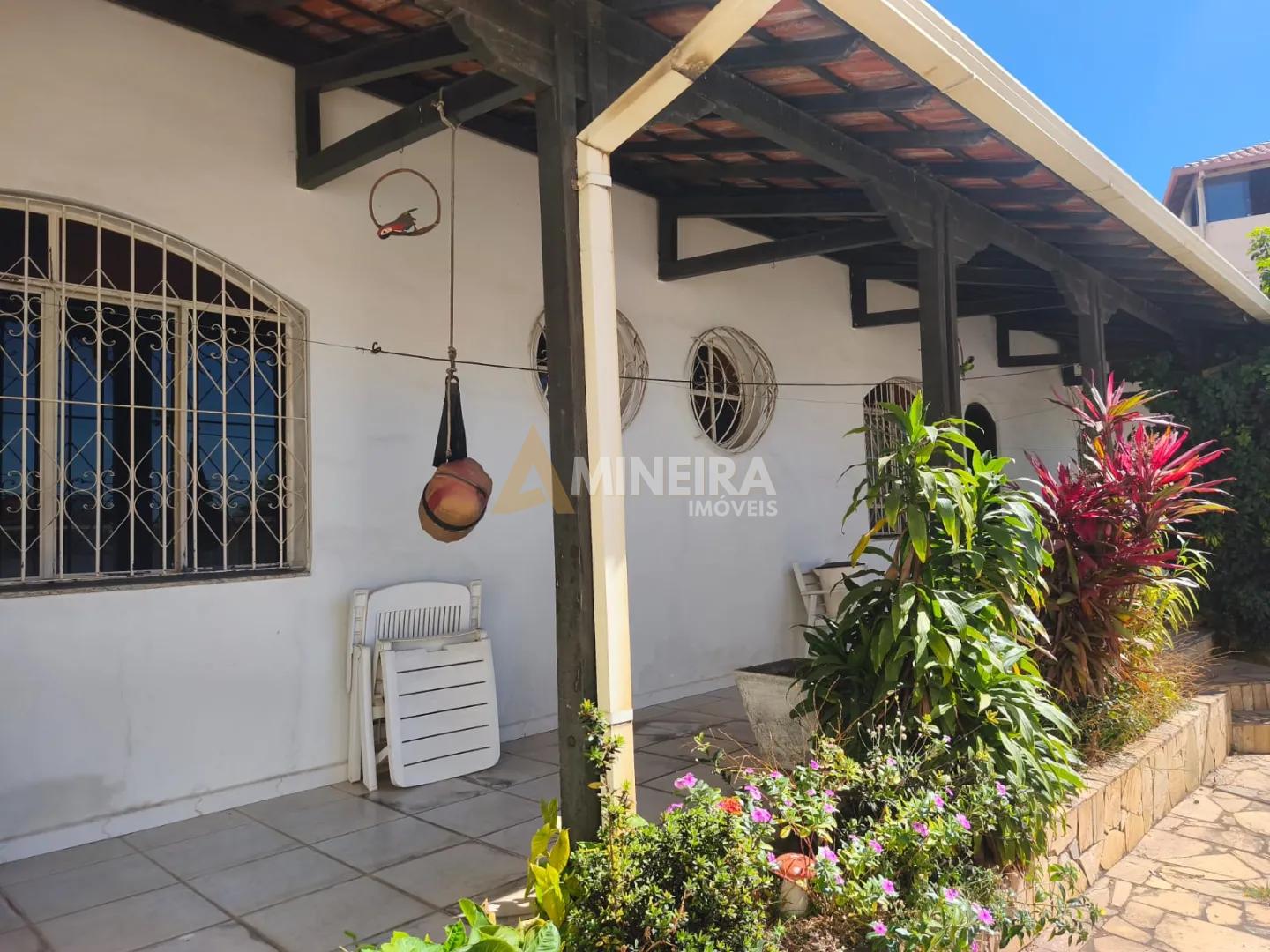 Casa a venda 3 quartos, 1 su&iacute;te, piscina e quadra-Novo Eldorado/BH Rua Jeupira Contagem - 