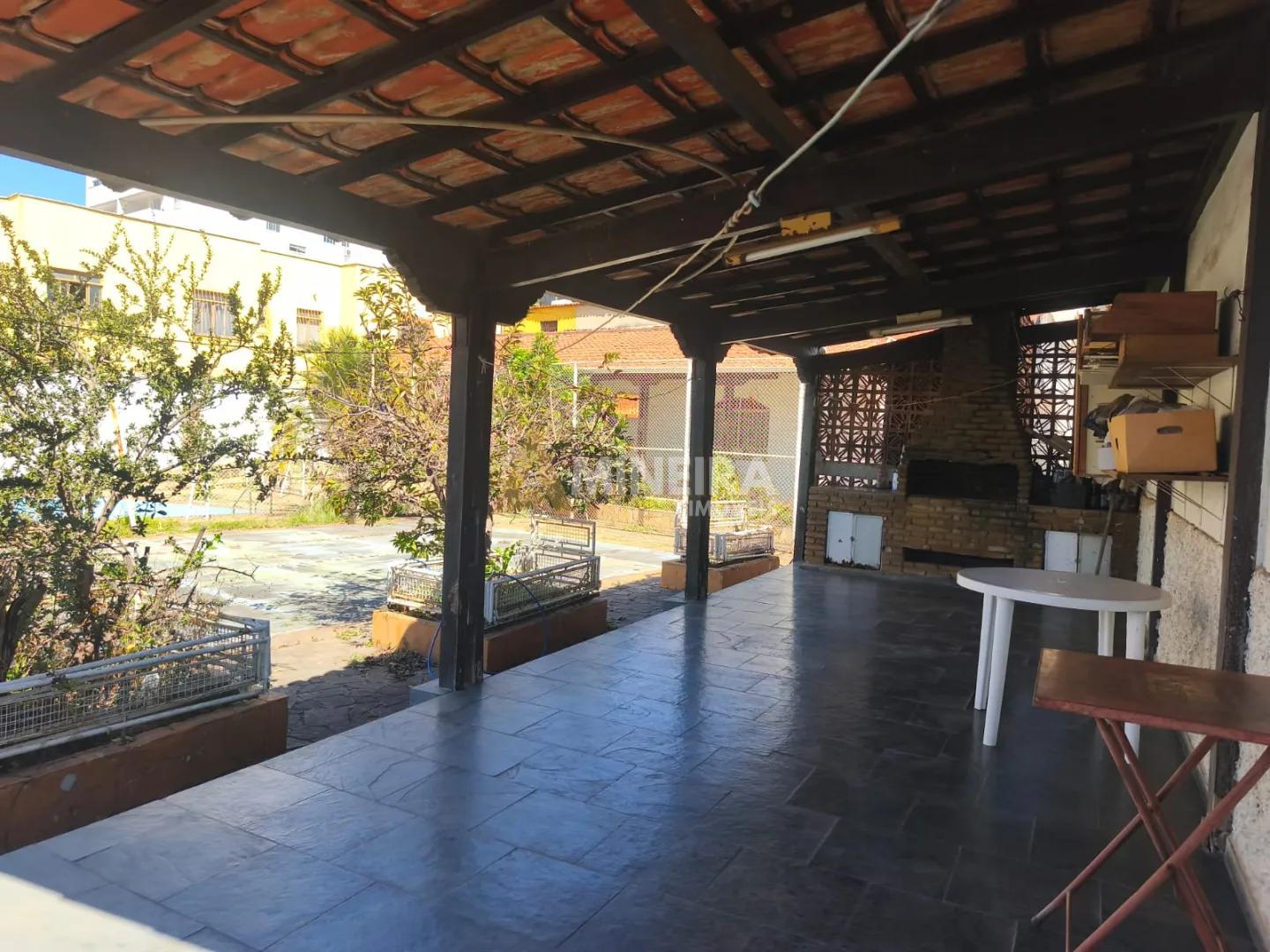 Casa a venda 3 quartos, 1 su&iacute;te, piscina e quadra-Novo Eldorado/BH Rua Jeupira Contagem - 
