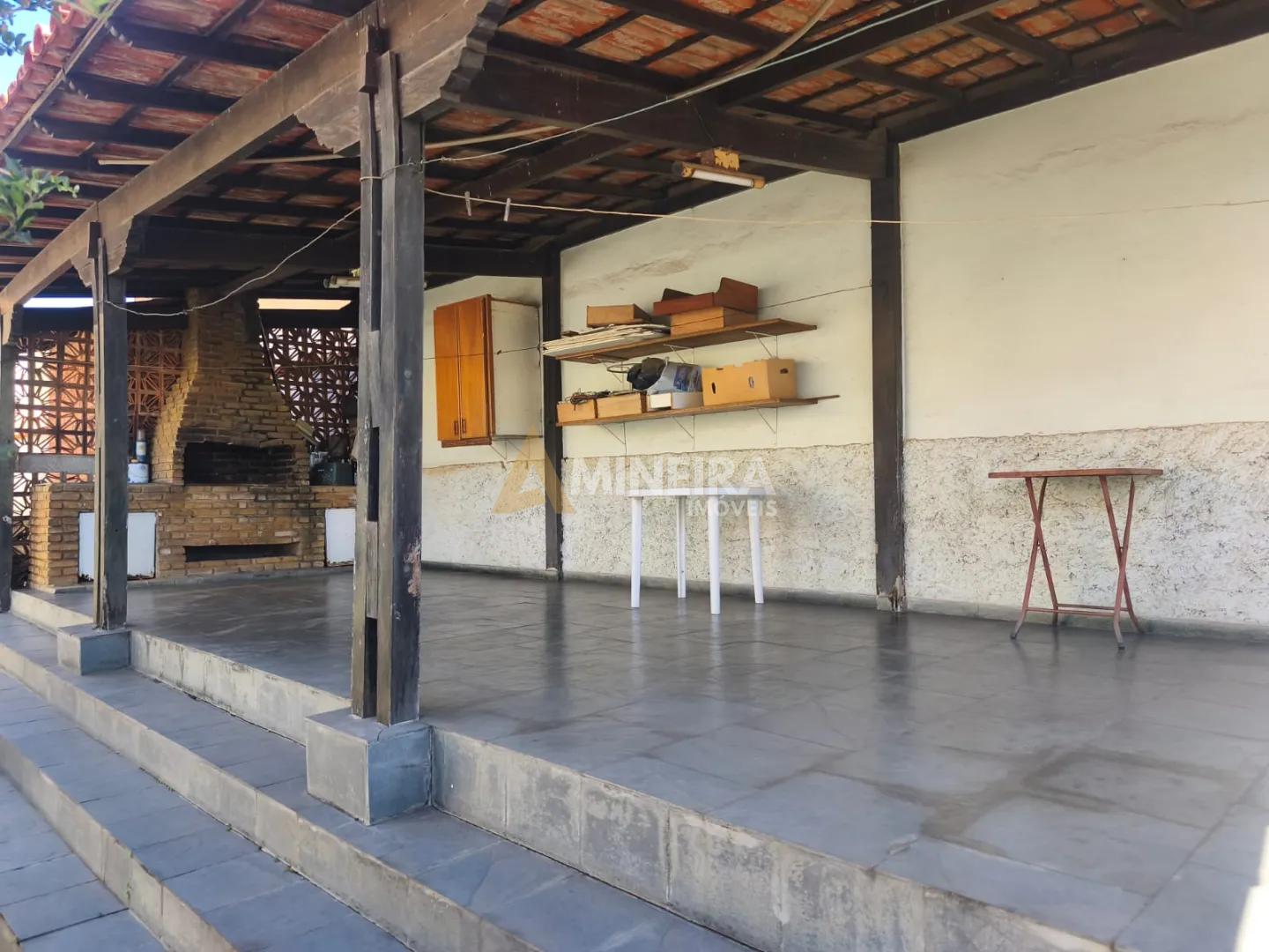 Casa a venda 3 quartos, 1 su&iacute;te, piscina e quadra-Novo Eldorado/BH Rua Jeupira Contagem - 