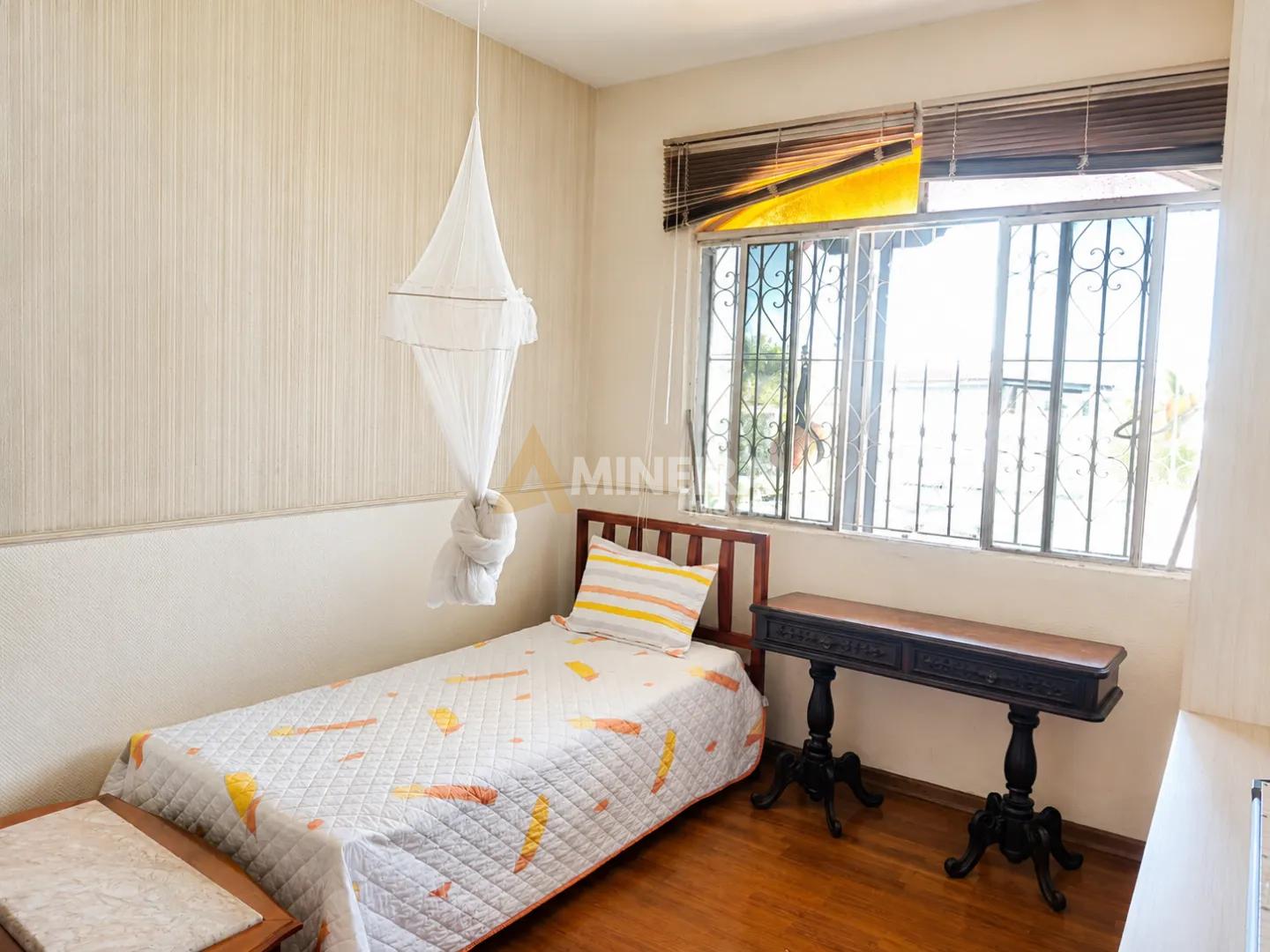 Casa a venda 3 quartos, 1 su&iacute;te, piscina e quadra-Novo Eldorado/BH Rua Jeupira Contagem - 