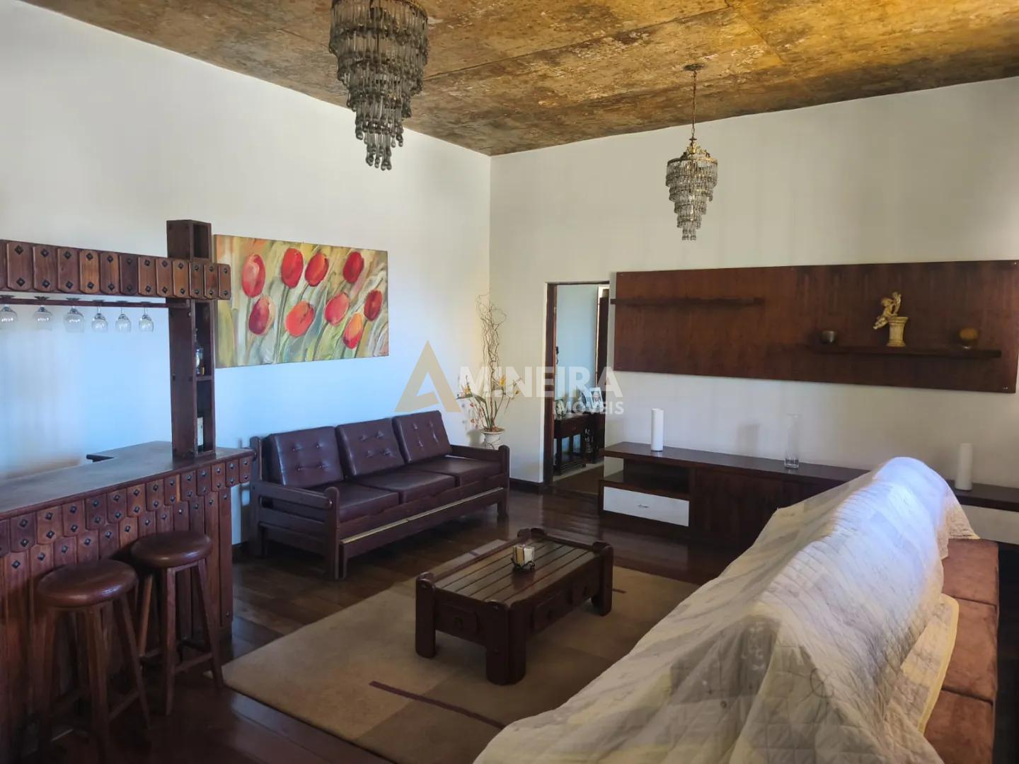 Casa a venda 3 quartos, 1 su&iacute;te, piscina e quadra-Novo Eldorado/BH Rua Jeupira Contagem - 