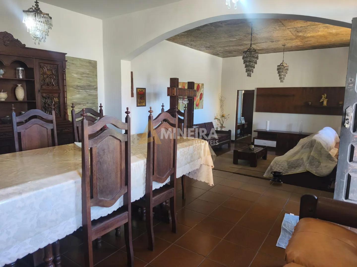 Casa a venda 3 quartos, 1 su&iacute;te, piscina e quadra-Novo Eldorado/BH Rua Jeupira Contagem - 