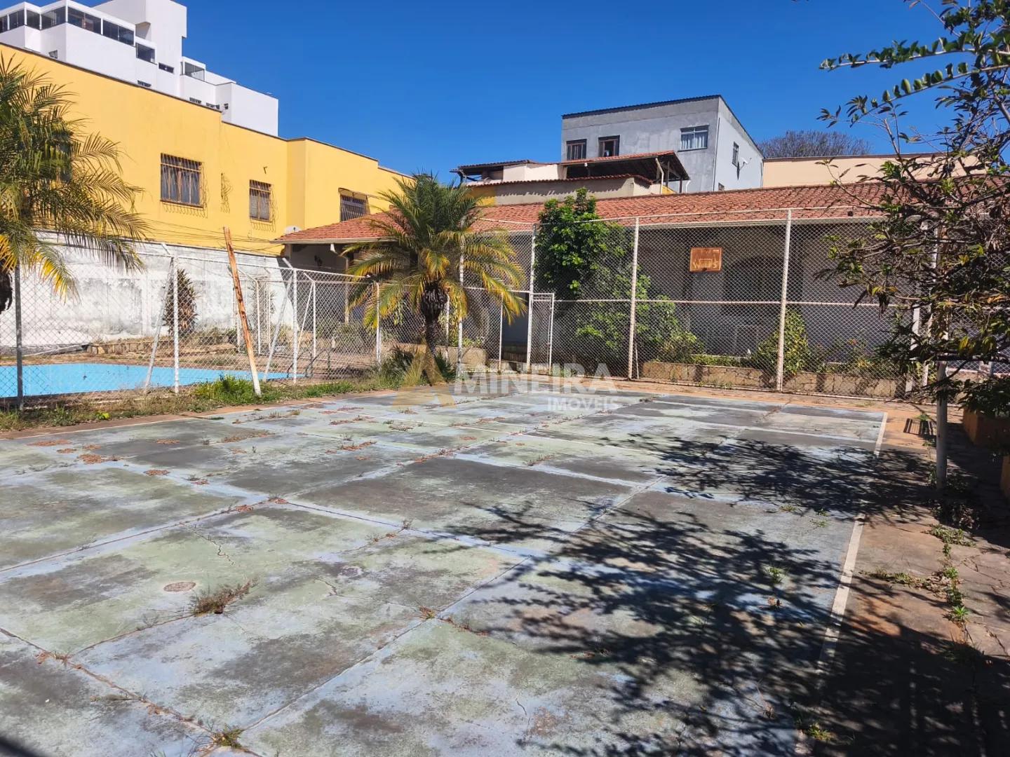 Casa a venda 3 quartos, 1 su&iacute;te, piscina e quadra-Novo Eldorado/BH Rua Jeupira Contagem - 
