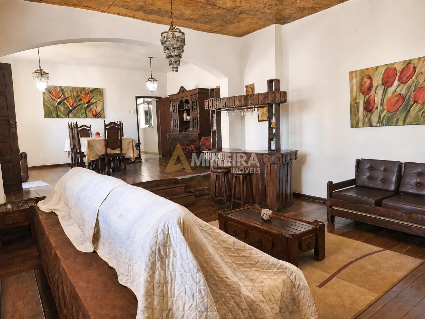 Casa a venda 3 quartos, 1 su&iacute;te, piscina e quadra-Novo Eldorado/BH Rua Jeupira Contagem - 