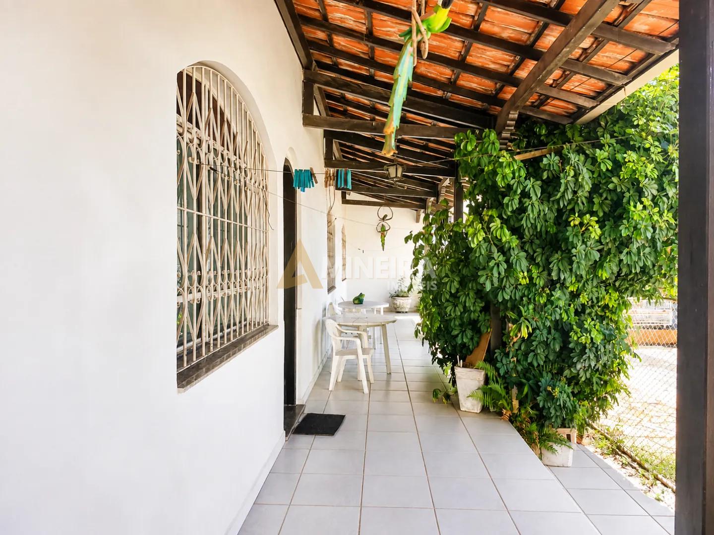 Casa a venda 3 quartos, 1 su&iacute;te, piscina e quadra-Novo Eldorado/BH Rua Jeupira Contagem - 