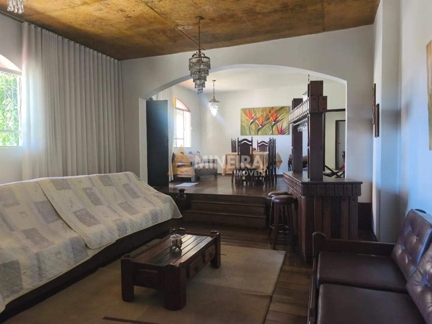 Casa a venda 3 quartos, 1 su&iacute;te, piscina e quadra-Novo Eldorado/BH Rua Jeupira Contagem - 