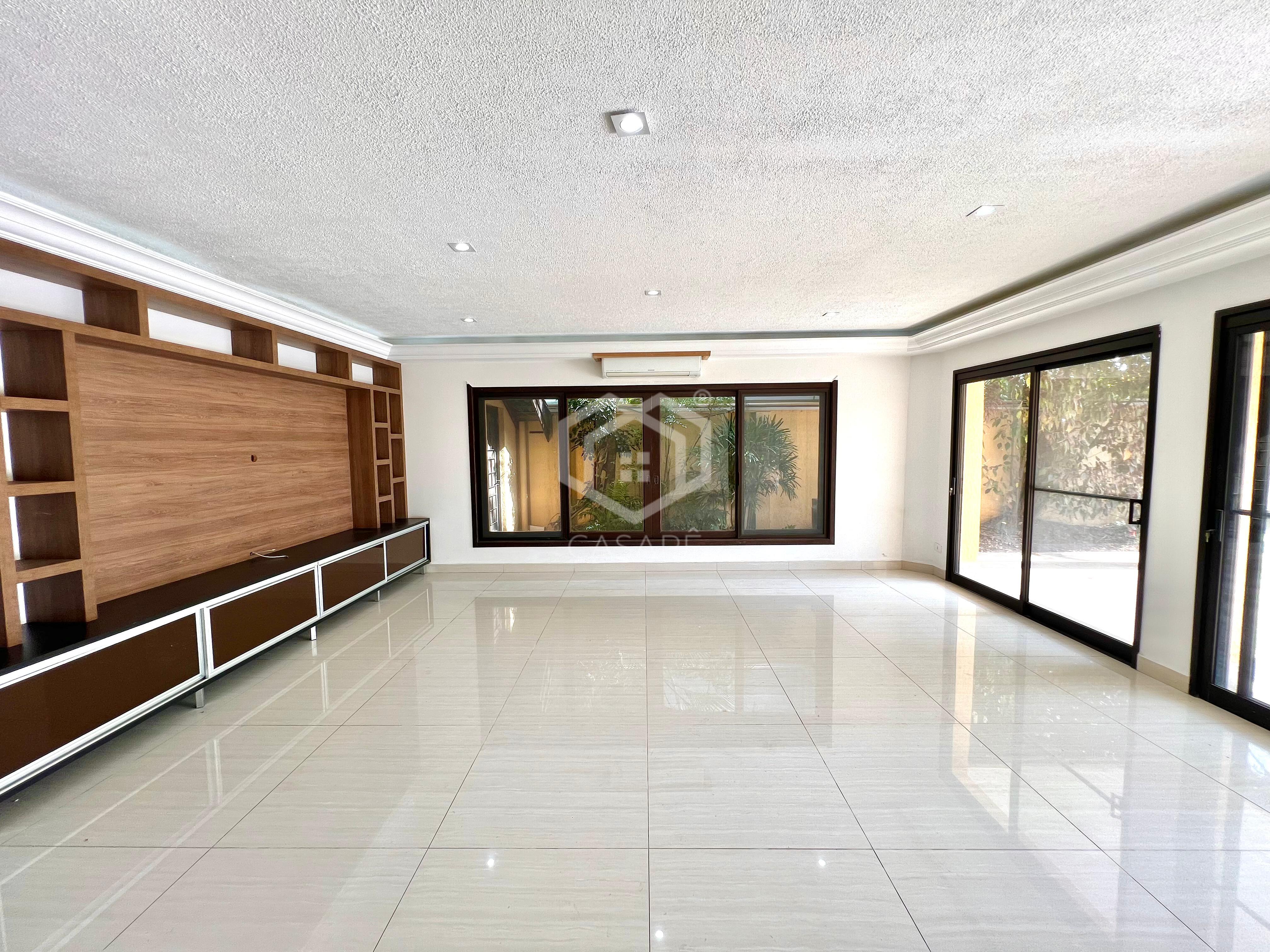 Melville - Casa Sensacional com Excelente localiza&ccedil;&atilde;o Rua Ipê Santana de Parnaíba - 