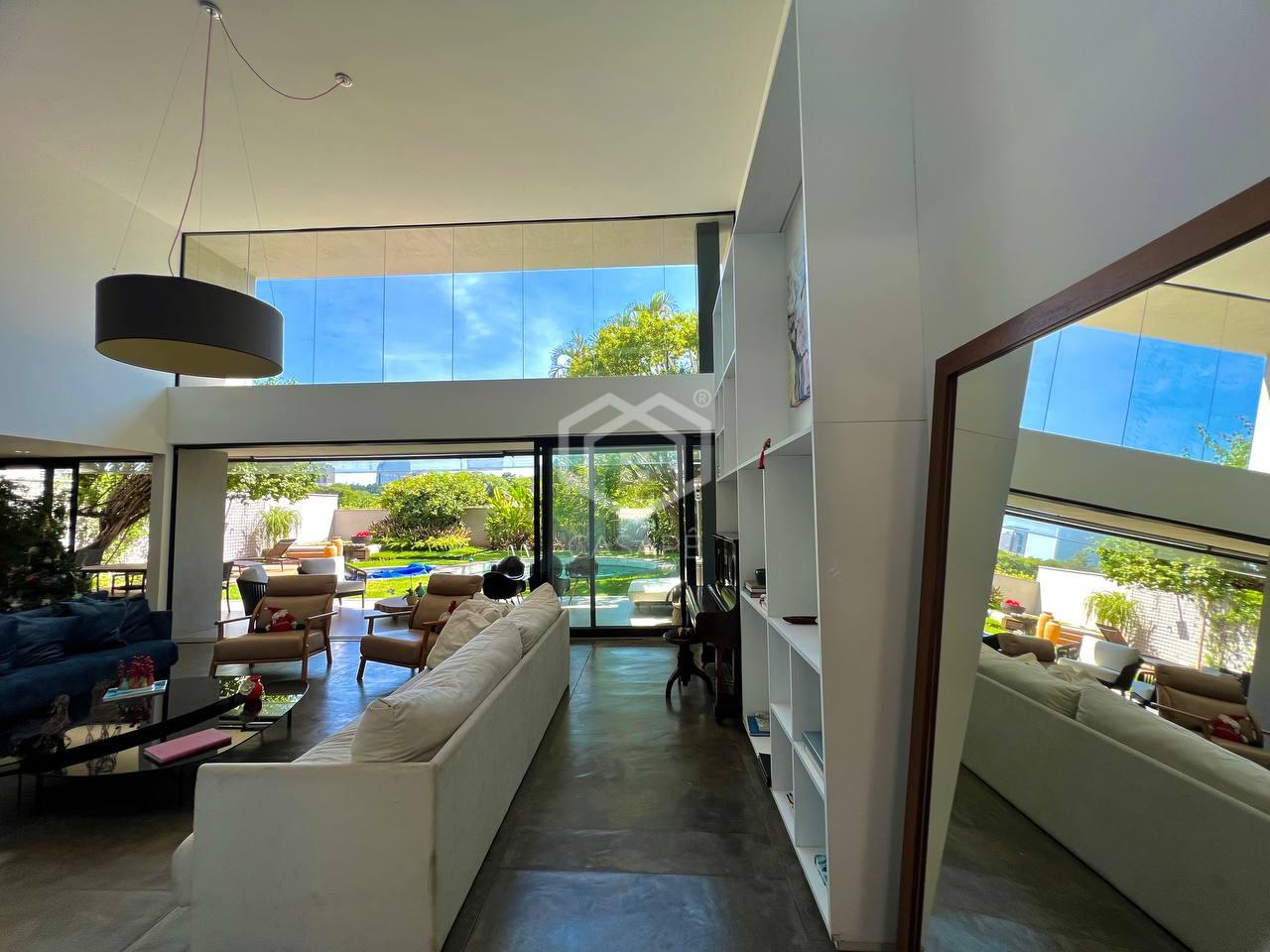Casa linda no Alpha 2 - Reformada, &agrave; venda no cora&ccedil;&atilde;o de Alphaville Alameda Colômbia Barueri - 