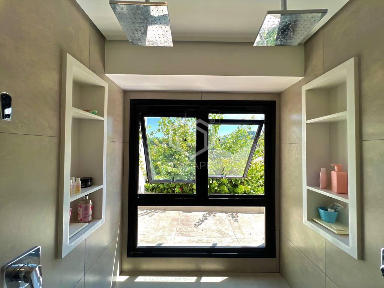 Casa linda no Alpha 2 - Reformada, &agrave; venda no cora&ccedil;&atilde;o de Alphaville Alameda Colômbia Barueri - 