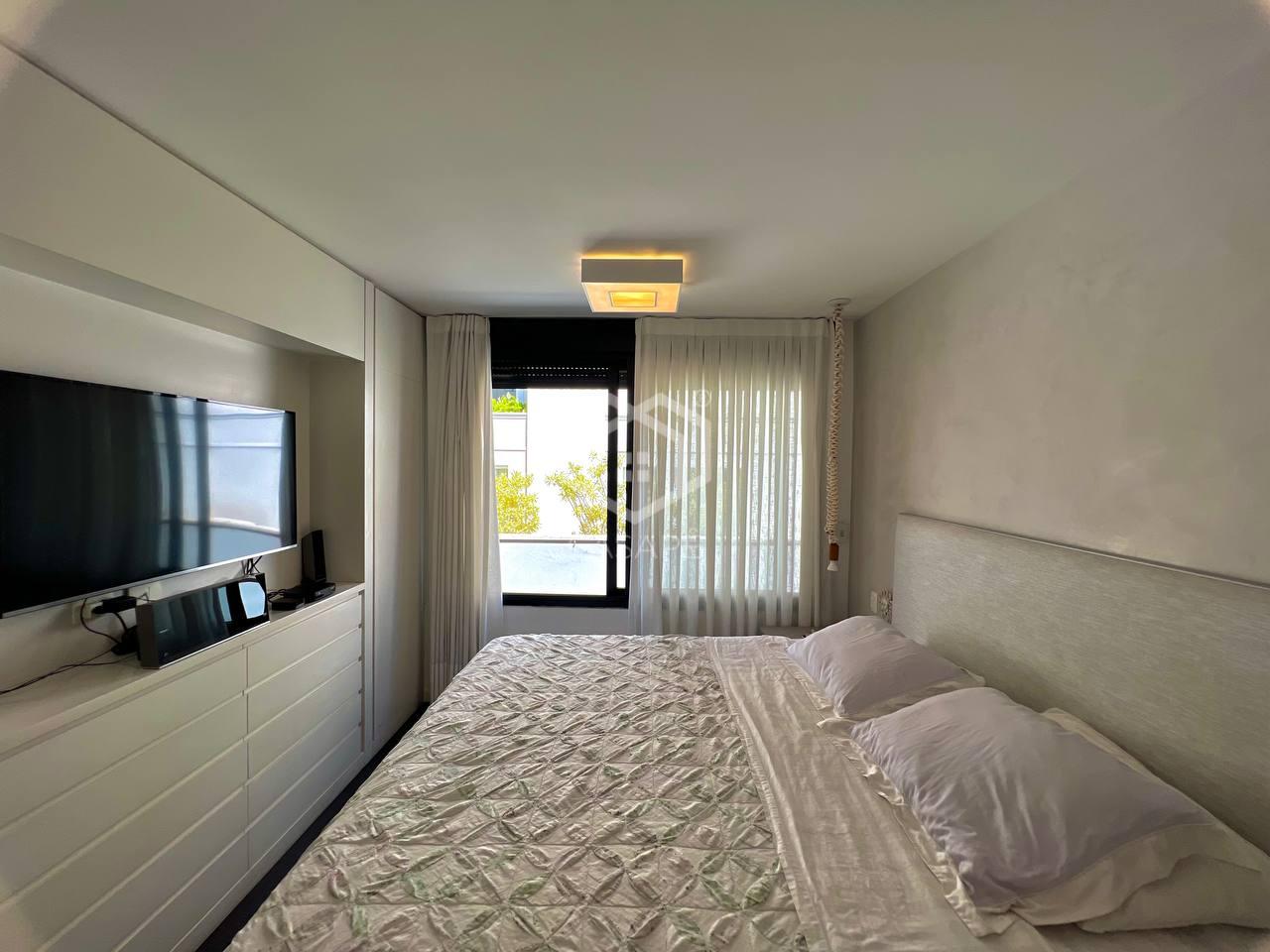 Casa linda no Alpha 2 - Reformada, &agrave; venda no cora&ccedil;&atilde;o de Alphaville Alameda Colômbia Barueri - 