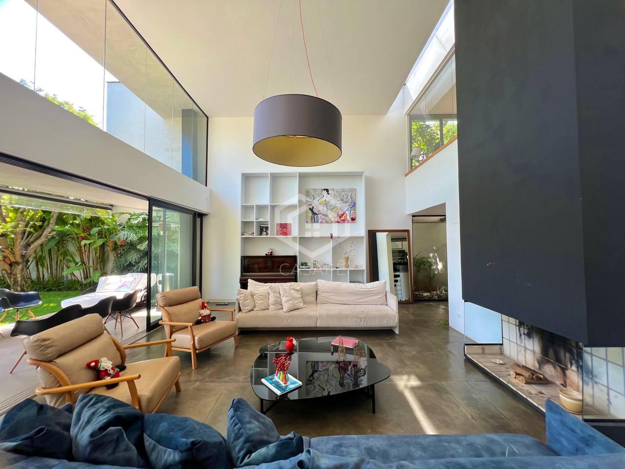 Casa linda no Alpha 2 - Reformada, &agrave; venda no cora&ccedil;&atilde;o de Alphaville Alameda Colômbia Barueri - 