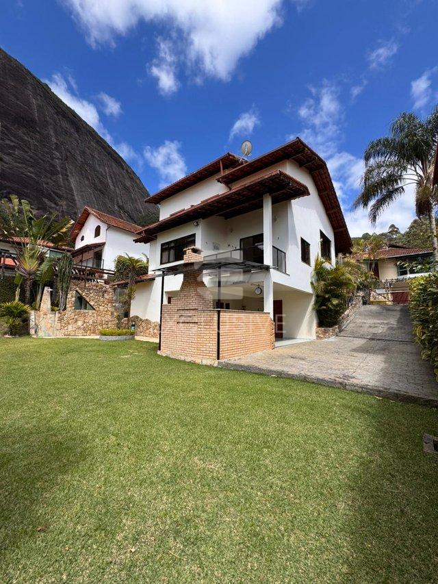 Casa com 3 dormitórios à venda, 207 m² por R$ 1.160.000- Vale dos Pinheiros- Nova Friburgo  Nova Friburgo - 