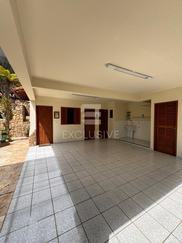 Casa com 3 dormitórios à venda, 207 m² por R$ 1.160.000- Vale dos Pinheiros- Nova Friburgo  Nova Friburgo - 