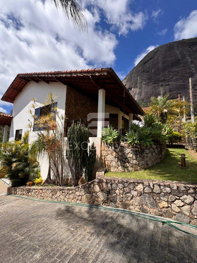Casa com 3 dormitórios à venda, 207 m² por R$ 1.160.000- Vale dos Pinheiros- Nova Friburgo  Nova Friburgo - 