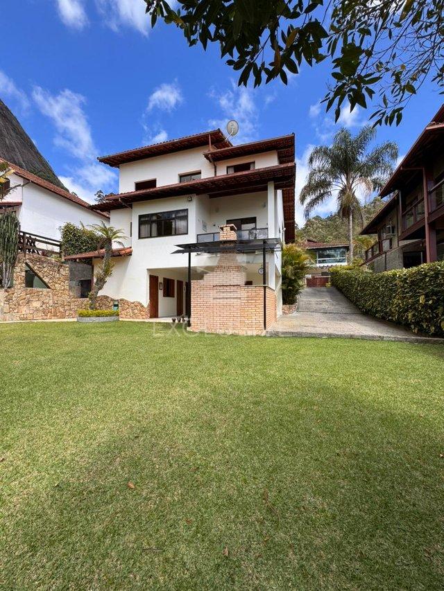 Casa com 3 dormitórios à venda, 207 m² por R$ 1.160.000- Vale dos Pinheiros- Nova Friburgo  Nova Friburgo - 