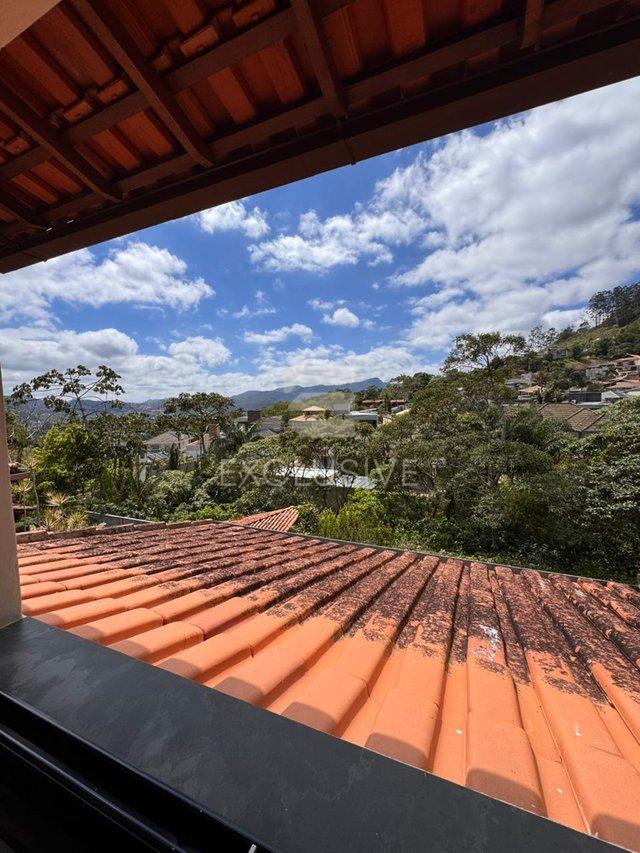 Casa com 3 dormitórios à venda, 207 m² por R$ 1.160.000- Vale dos Pinheiros- Nova Friburgo  Nova Friburgo - 