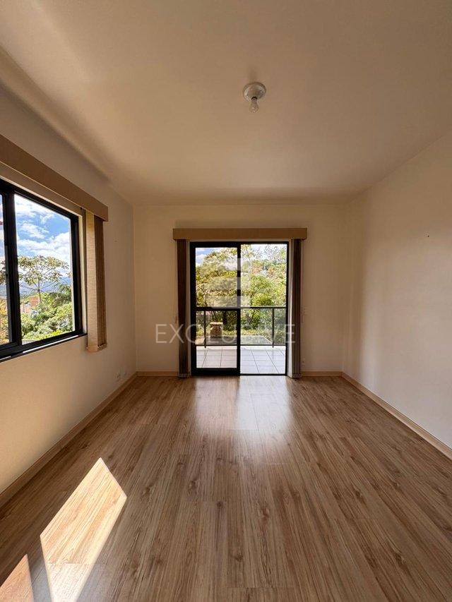 Casa com 3 dormitórios à venda, 207 m² por R$ 1.160.000- Vale dos Pinheiros- Nova Friburgo  Nova Friburgo - 