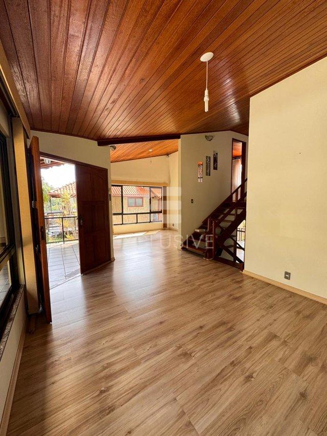 Casa com 3 dormitórios à venda, 207 m² por R$ 1.160.000- Vale dos Pinheiros- Nova Friburgo  Nova Friburgo - 
