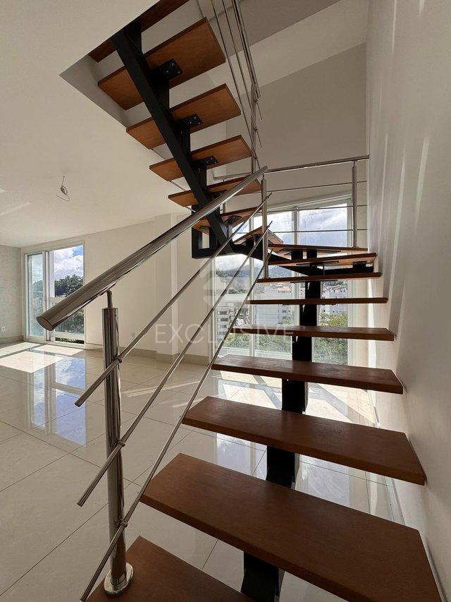 Apartamento Duplex com 2 dormitórios à venda,  por R$ 800.000 - Centro - Nova Friburgo - 