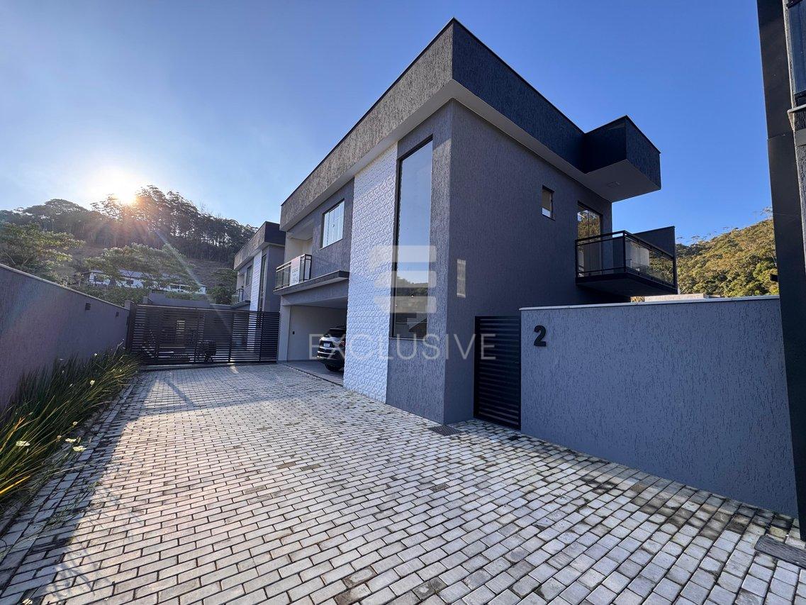 Casa com 3 dormitórios à venda, 156 m² por R$ 890.000 - Braunes - Nova Friburgo/RJ - Nova Friburgo - 
