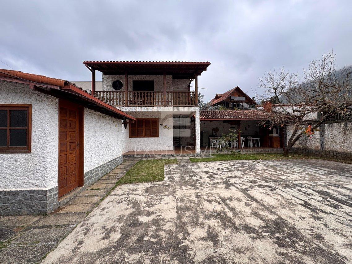 Casa com 3 dormitórios à venda, 258,40 m² por R$ 1.200.000 - Cônego - Nova Friburgo/RJ - Nova Friburgo - 