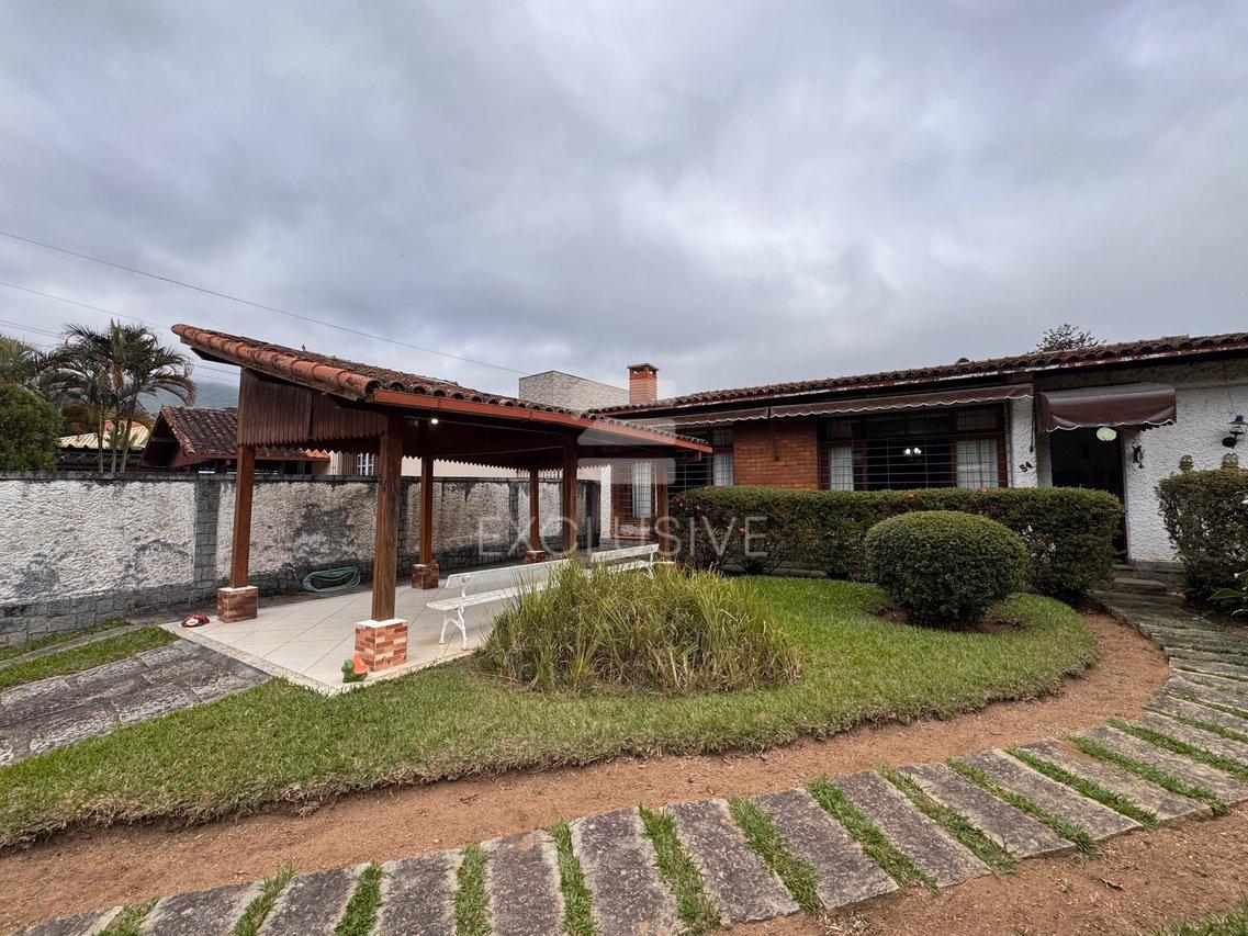 Casa com 3 dormitórios à venda, 258,40 m² por R$ 1.200.000 - Cônego - Nova Friburgo/RJ - Nova Friburgo - 