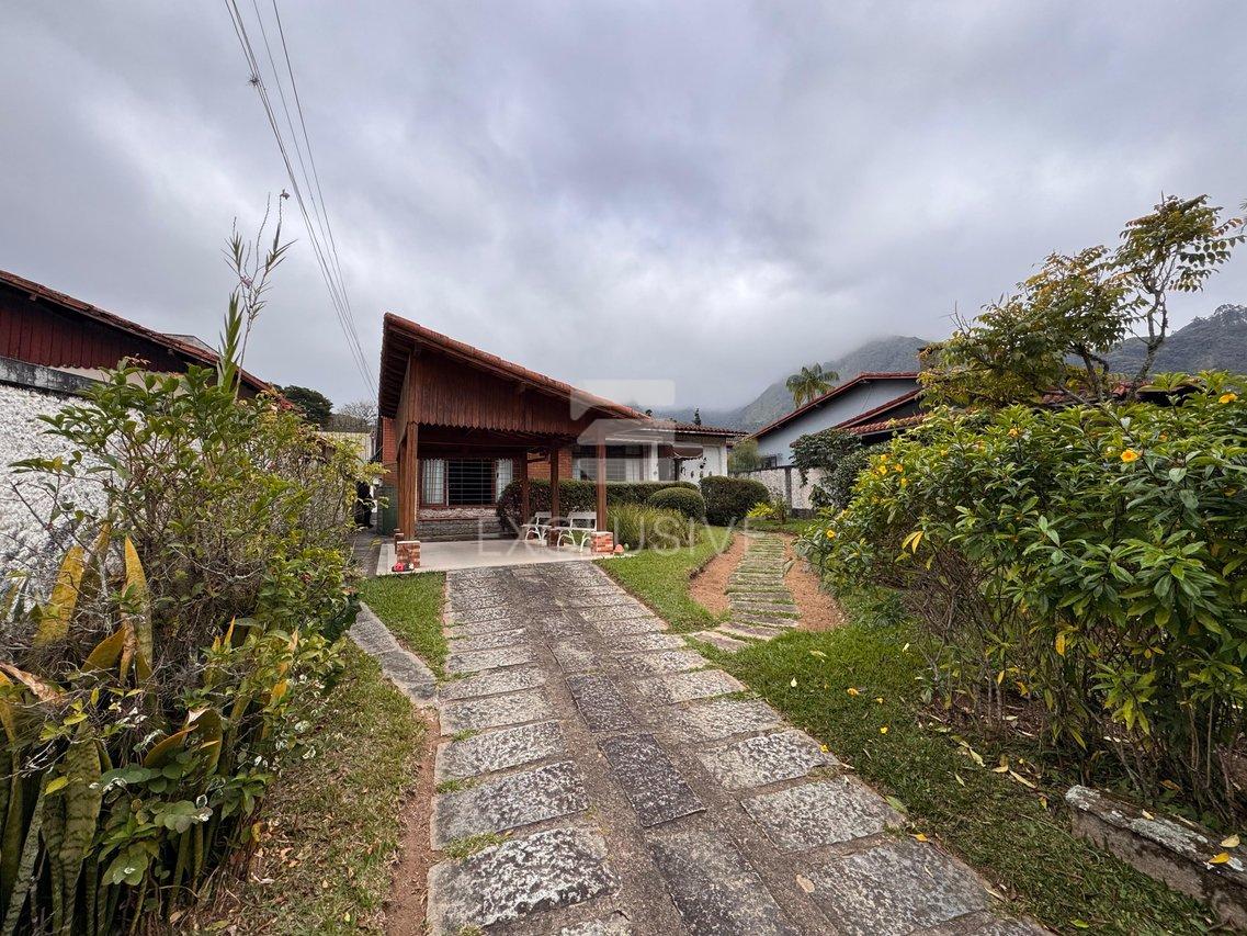 Casa com 3 dormitórios à venda, 258,40 m² por R$ 1.200.000 - Cônego - Nova Friburgo/RJ - Nova Friburgo - 