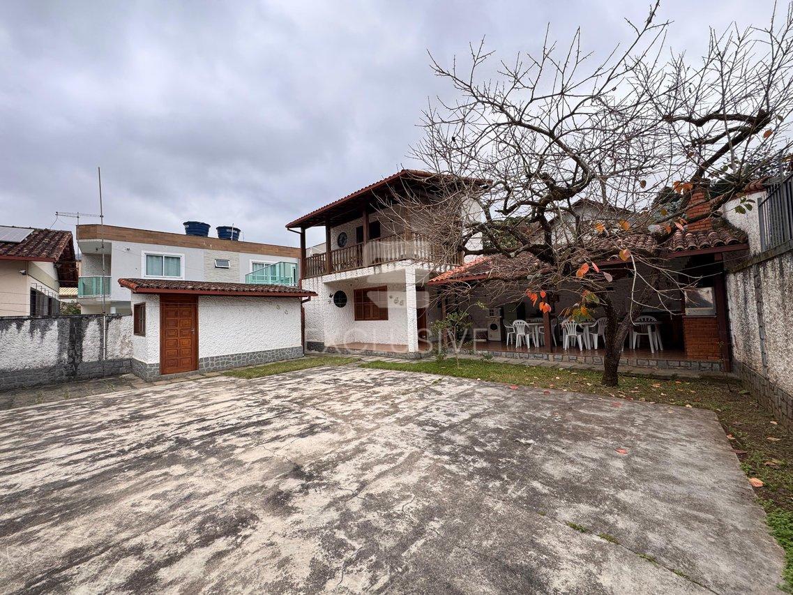 Casa com 3 dormitórios à venda, 258,40 m² por R$ 1.200.000 - Cônego - Nova Friburgo/RJ - Nova Friburgo - 