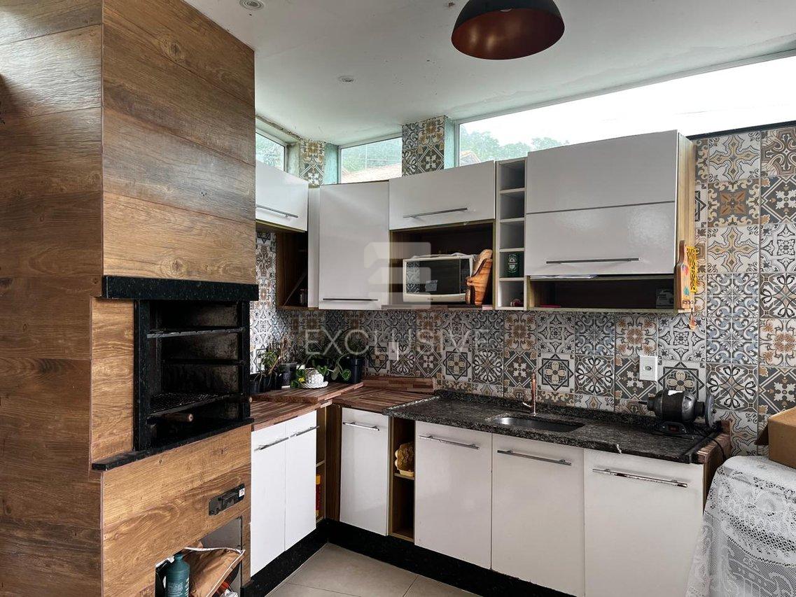 Excelente casa 3 quartos - R$520.000,00 - Sitio são Luiz - Nova Friburgo Rua Margarida Nova Friburgo - 