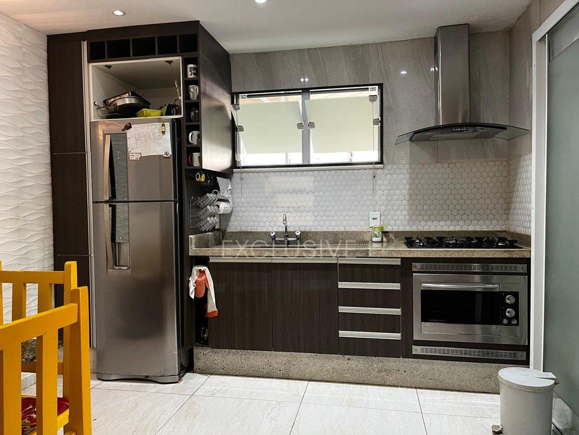 Excelente casa 3 quartos - R$520.000,00 - Sitio são Luiz - Nova Friburgo Rua Margarida Nova Friburgo - 