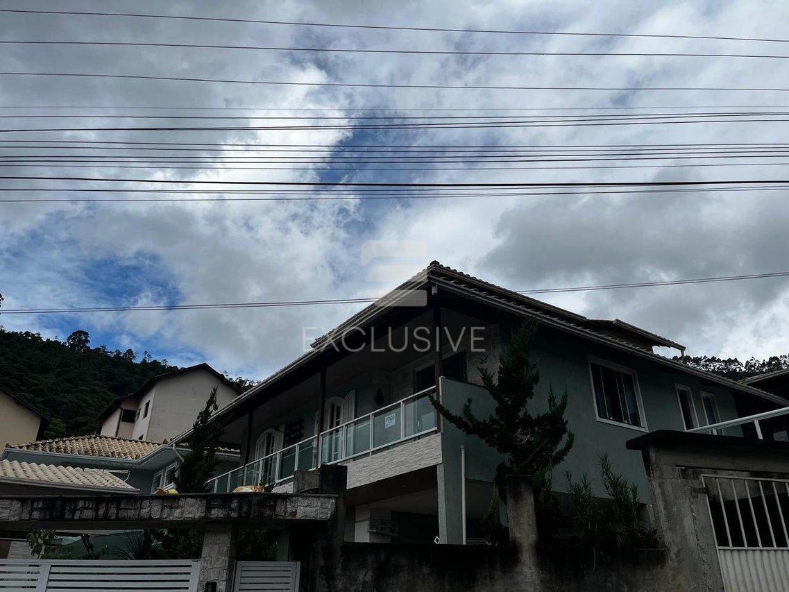 Excelente casa 3 quartos - R$520.000,00 - Sitio são Luiz - Nova Friburgo Rua Margarida Nova Friburgo - 