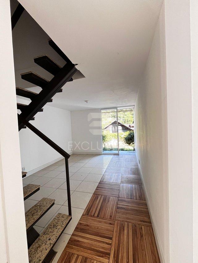 Casa com 2 dormitórios à venda, 70 m² por R$ 320.000,00 - Olaria - Nova Friburgo/RJ - Nova Friburgo - 